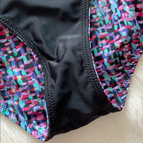 Reverseable bikini set color pixeled and black - Picture 10 of 16